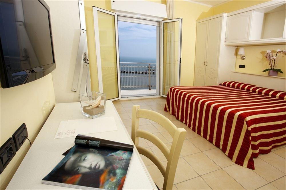 Hotel Baia Rimini Eksteriør bilde